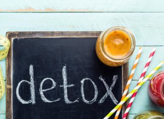 13 smoothie-uri dulci si sarate pentru o dieta de detoxifiere