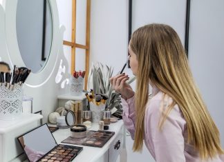 Sfaturi pentru a-ti organiza produsele de machiaj