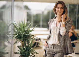 11 look-uri la moda pe care le puteti purta la birou